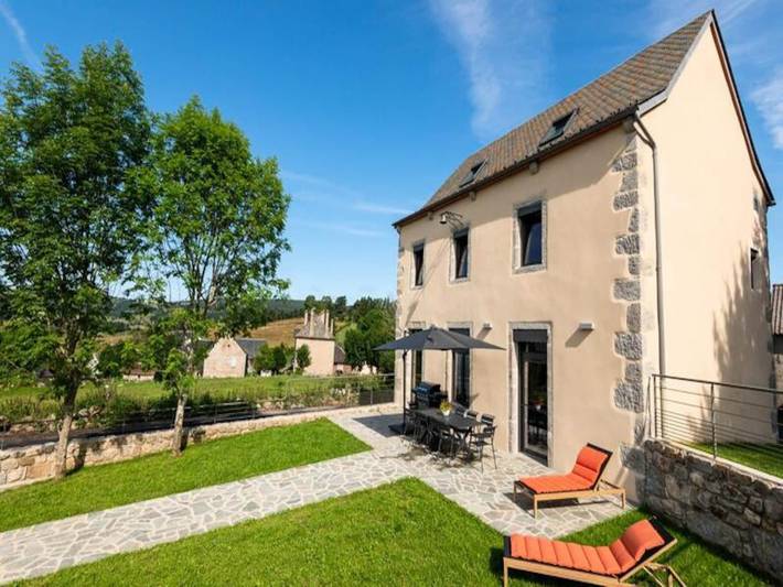 Gîte pour 8 personnes, avec terrasse et jardin, adapté aux familles à Brion (Lozère)