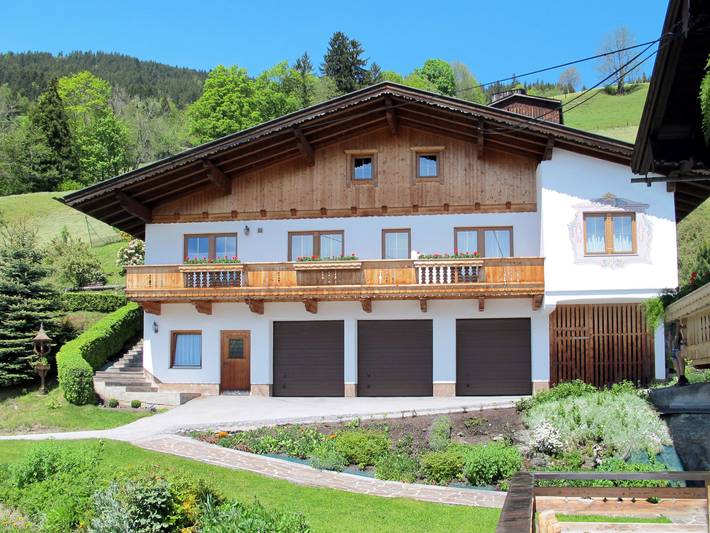 Ferienwohnung für 5 Personen, mit Balkon und Terrasse sowie Garten und Ausblick