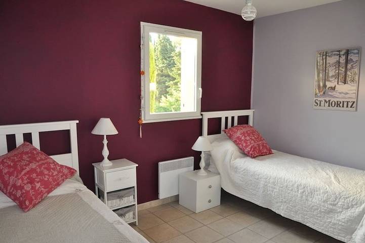 Ruhiggelegenes Haus mit Garten; in der Provence in Lourmarin, Regionaler Naturpark Luberon