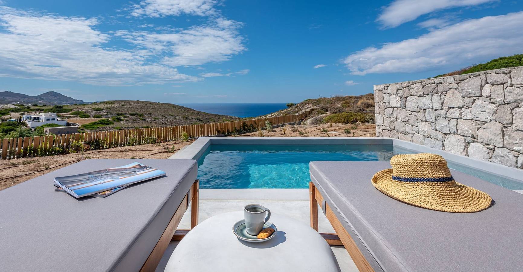 Dazzling Milos Suite | Elysian Suite | Panoramic Views of Milos villages and the Sea | Private Pool | Spacious Furnished Terrace | Prime Location | Eparchiaki Odos Triovasalou - Apollonion in Milo