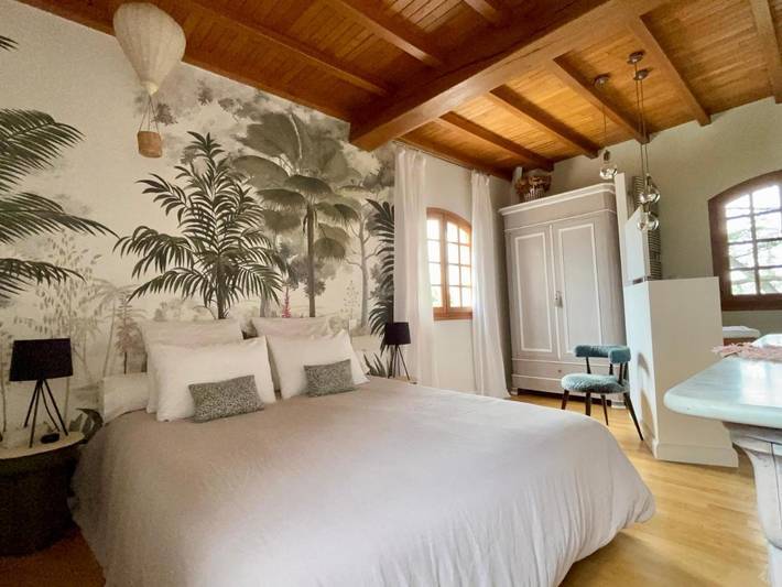Location de vacances pour 2 personnes, avec jardin ainsi que vue et piscine à Mauvezin - 3