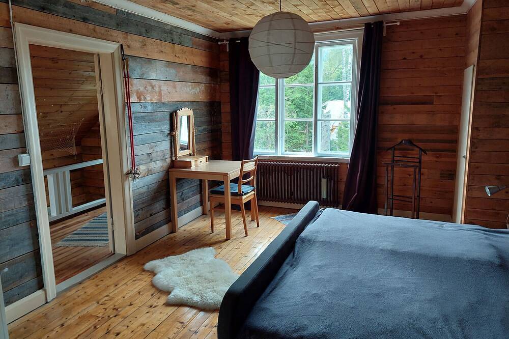 Haus an der Hummelbucht vor Schären und dem Skuleskogen Nationalpark, Hohe Küste in Nätra, Angermanland