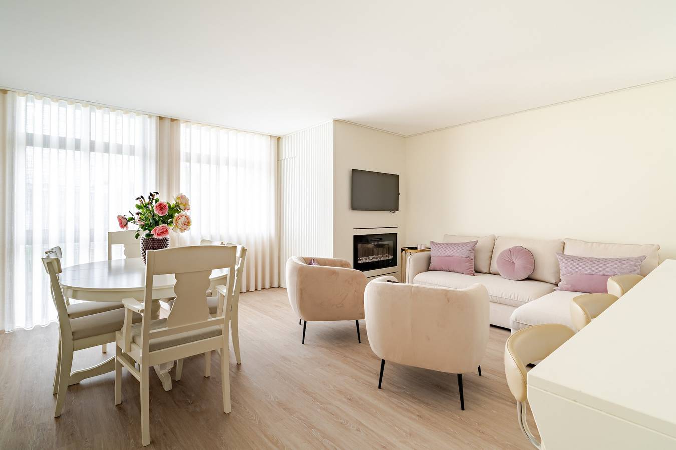 Entire apartment, Apartment 'Surf and Chill House' with Mountain View, Wi-Fi and Air Conditioning in Darque, Viana do Castelo District