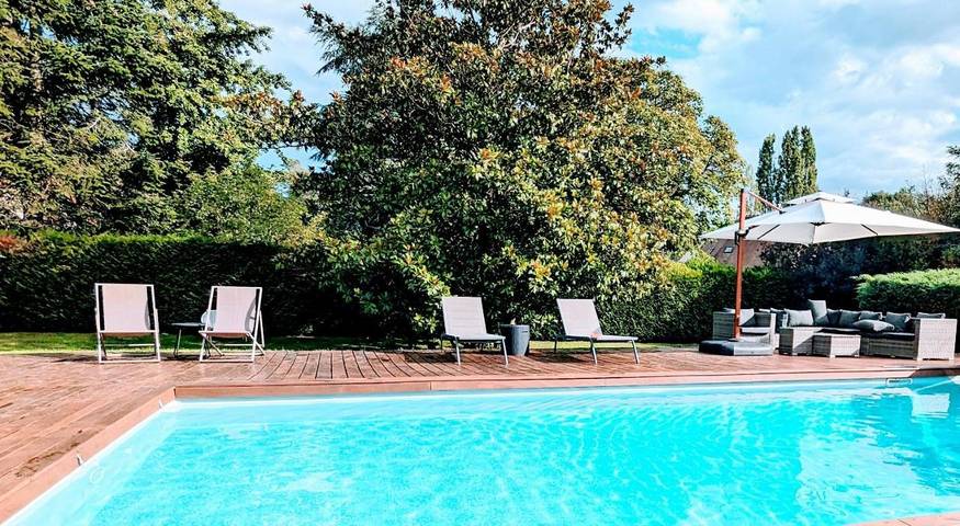 Location de vacances pour 12 personnes, avec jardin ainsi que vue et piscine, adapté aux familles à Barbizon - 2