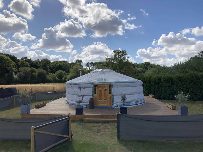 Hut for 4 people, with Garden and Sauna in Buckinghamshire