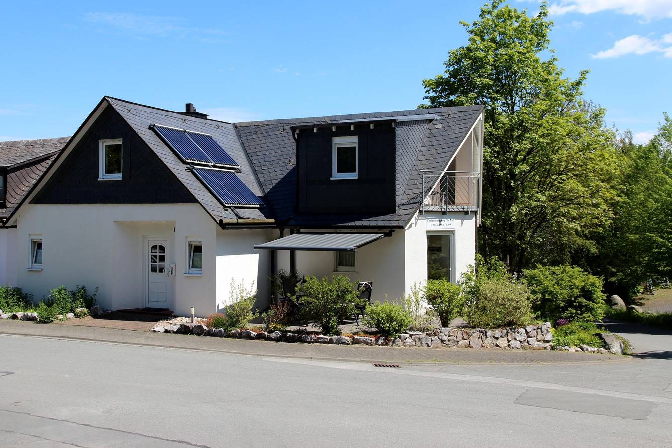 Ganze Wohnung, Apartment 'Im Tal Olsberg' mit Bergblick, privater Terrasse und Wlan in Olsberg, Hochsauerlandkreis