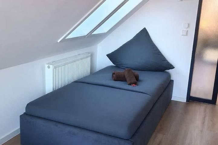 Ganze Wohnung, Maisonette Wohnung in Stadtvilla mit Parkplatz & Gym 3Sz in Düsseldorf, Düsseldorf und Umgebung