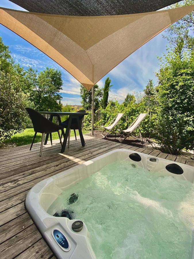 Maison d’hôte pour 2 personnes, avec vue ainsi que jardin et piscine