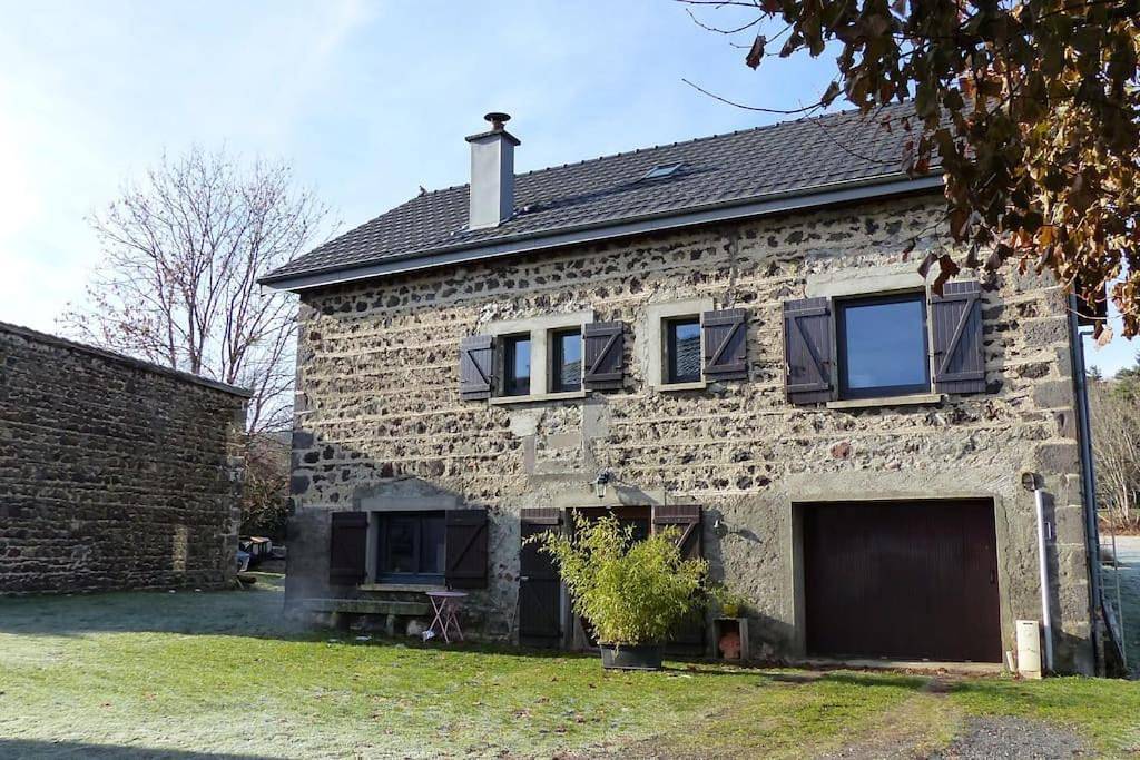 Appartement entier, La Pierre des Volcans Chaleureux Calme Champêtre in Aydat, Parc naturel régional des Volcans d'Auvergne