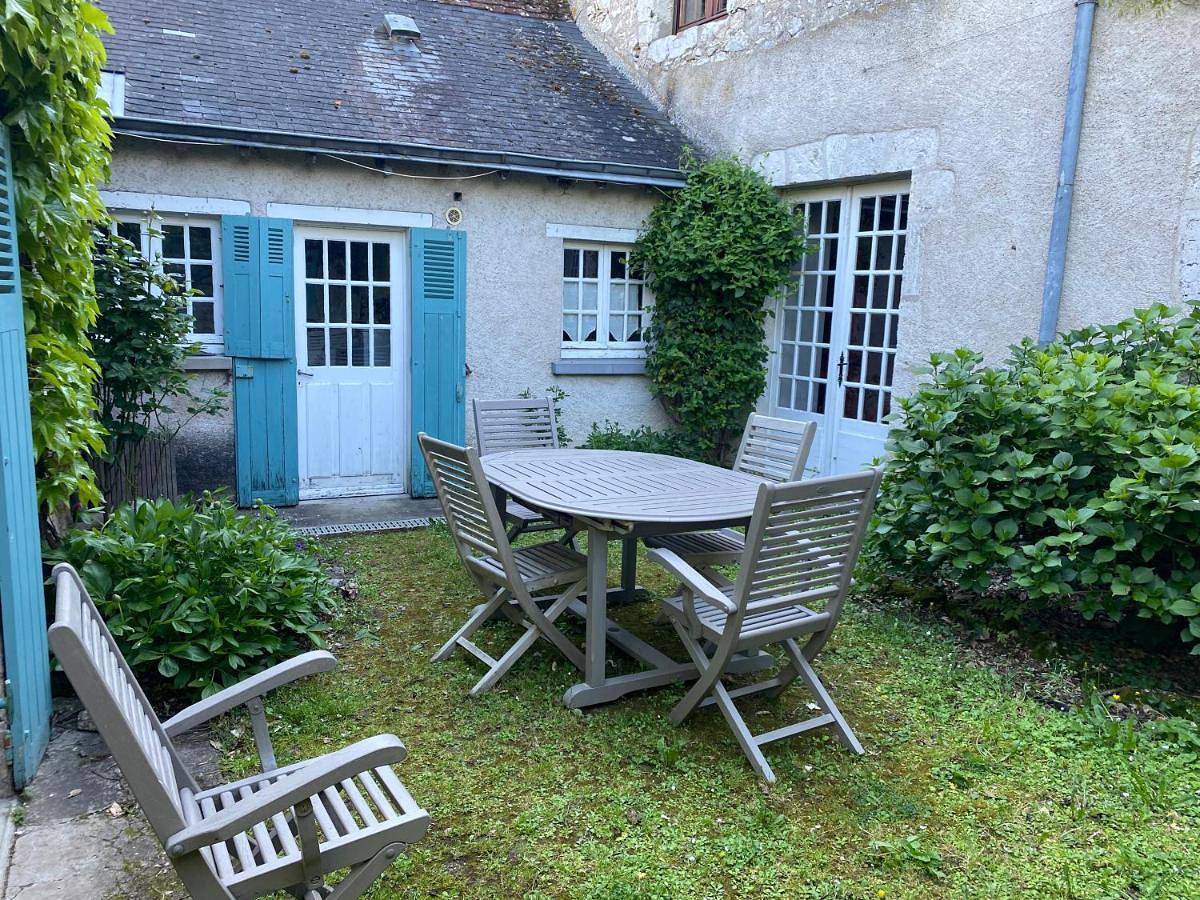 Three-Bedroom House in Saint-Dyé-sur-Loire, Région de Blois