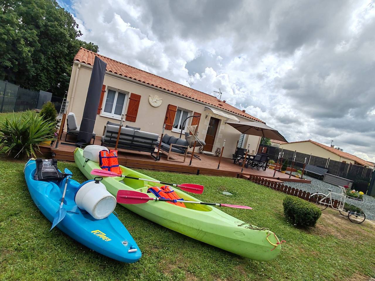 Maison de vacances « La Casa Andréa » avec piscine privée, Wi-Fi et climatisation in Villars-en-Pons, Région de Saintes
