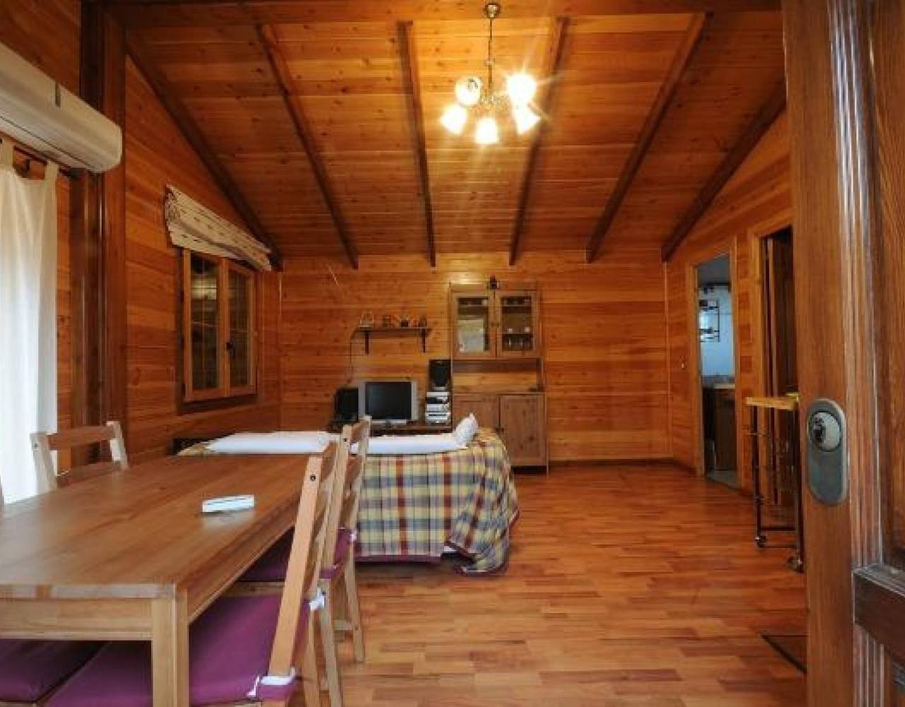 Vacation house for 2 people with yard in Hernansancho, Ávila Region