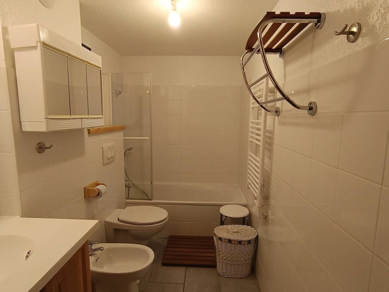 Apartamento entero, Apartamento cómodo para 8, gran terraza, jardín, mascotas bienvenidas in Montgenèvre, Briançon region