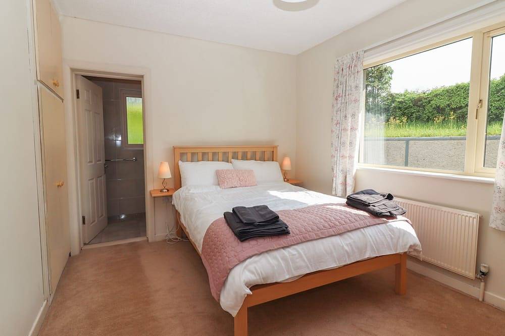 Shannon View, family friendly in Puckane, County Tipperary in Nenagh, Lough Derg