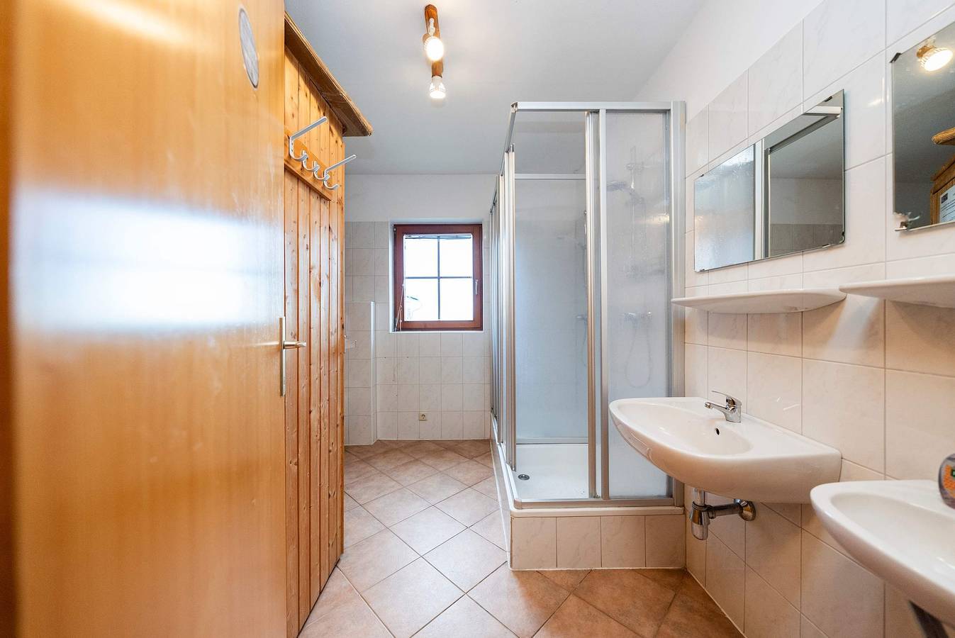 Chalets Feuerkogel | Kitchen | Sauna | Ski-in/out in Salzkammergut-Berge, Ebensee