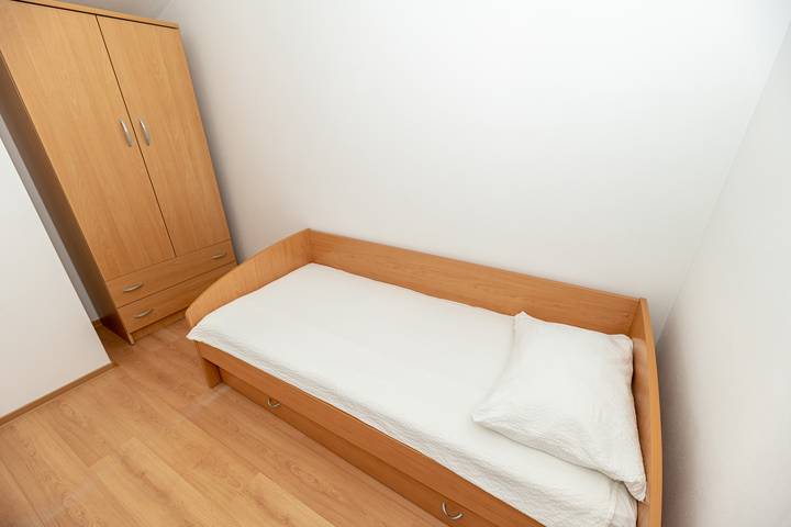 Ganze Ferienwohnung, Ferienwohnung 20 m vom Sandstrand entfernt  in Ljubač (Dalmatien), Zadar