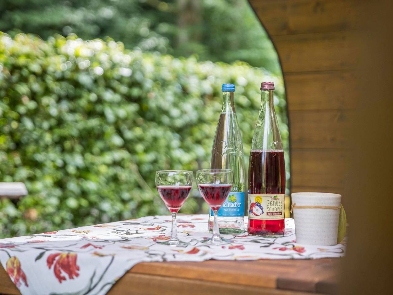 Bienenwagen der Naturheilpraxis Melchger - Bienenwagen, 8qm, 1 Wohn-/Schlafraum, max. 2 Personen in Wildberg, Nordschwarzwald