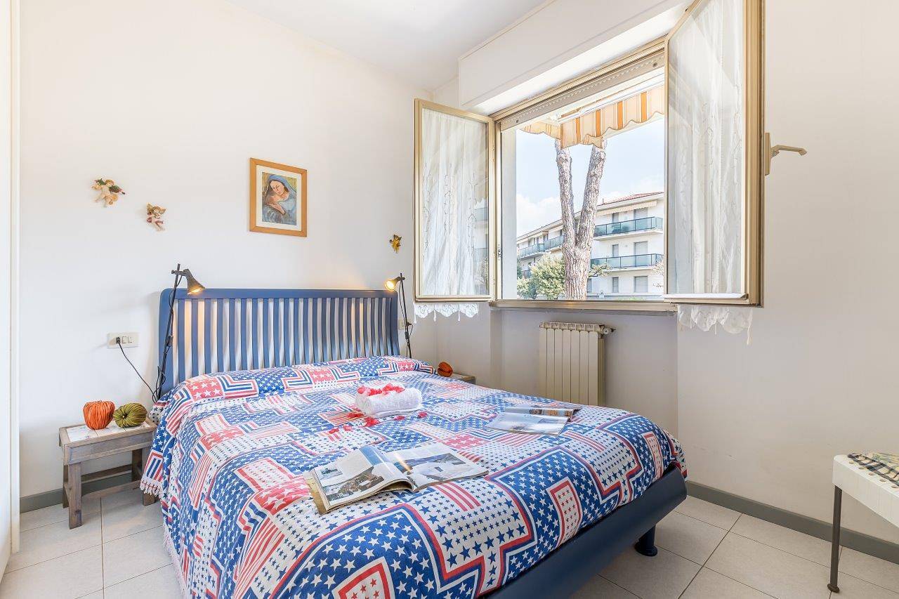 Ganze Wohnung, Mare 7 250m From Sea in Marina di Massa, Massa