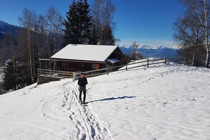Cabane en bois pour 8 personnes, animaux acceptés - 1