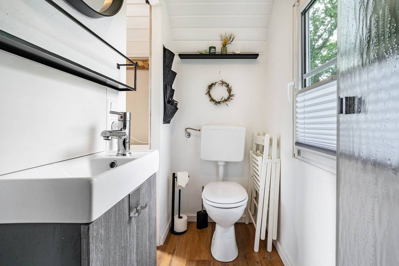 Tiny Home 'Amselnest' met uitzicht op het meer, privéterras en wifi, foto 11