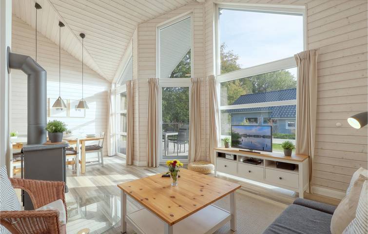 Terrassen-Apartment am Strand mit Parkplatz & WiFi in Krems II, Kreis Segeberg