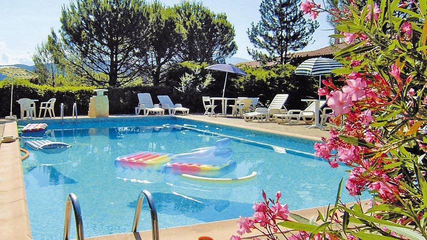 Ferienhaus für 9 Personen, mit Garten und Pool sowie Terrasse, mit Haustier - 1