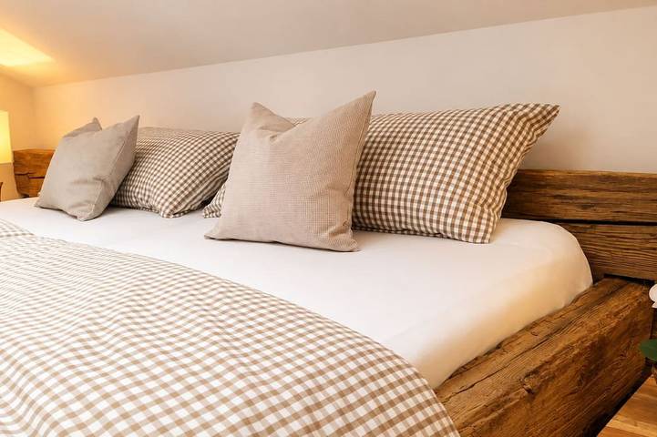 Ganze Wohnung, Gemütliche, sonnige & neu renovierte Ferienwohnung mit Zugspitzblick - 4 Sterne in Garmisch-Partenkirchen, Bayerische Alpen