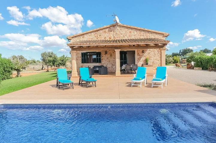 Chalet para 4 personas, con terraza además de jardín y piscina - 1