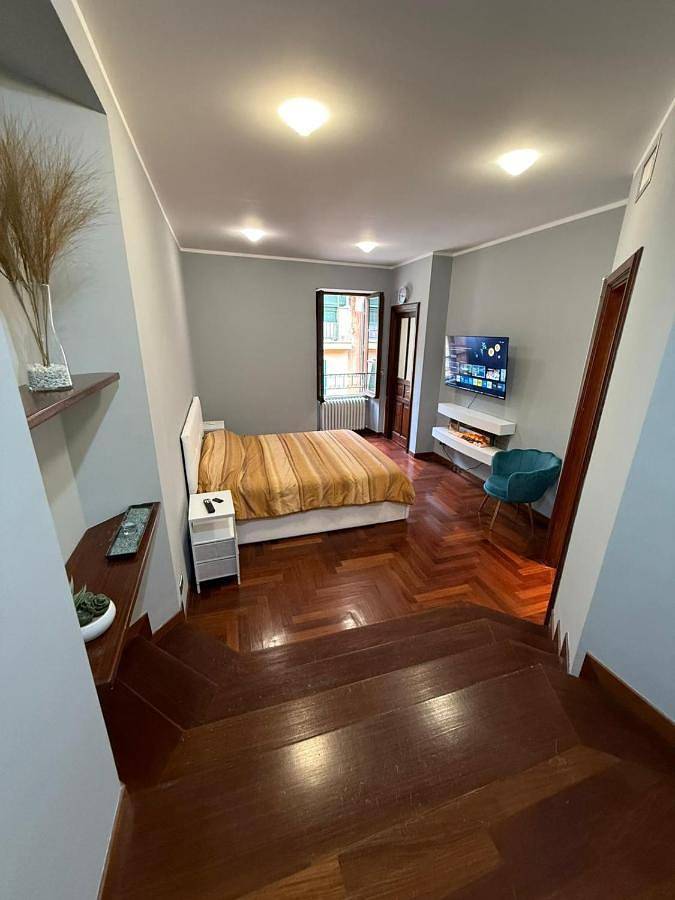 Double Room with Private External Bathroom in Frascati, Castelli Romani