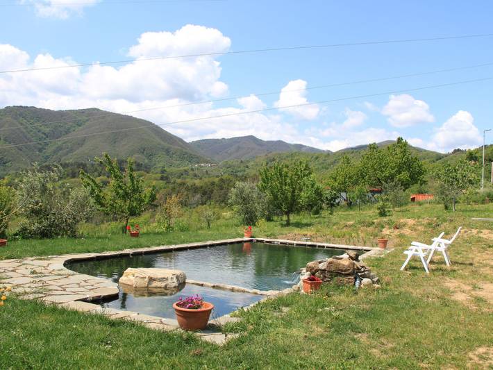 Gîte pour 2 personnes, avec piscine ainsi que terrasse et jardin à Mulazzo