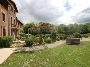 Gîte pour 8 personnes, avec jardin ainsi que terrasse et piscine à Cugand
