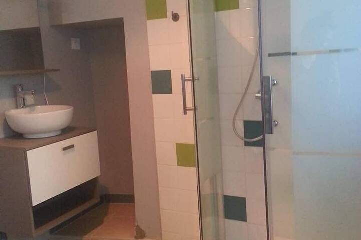 Location de vacances pour 5 personnes, avec terrasse à Saint-Pierre-de-Vassols - 4