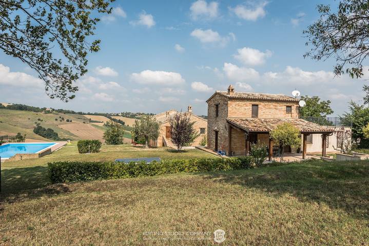 Villa la Dolcevita in Montegiorgio, Provincia di Fermo