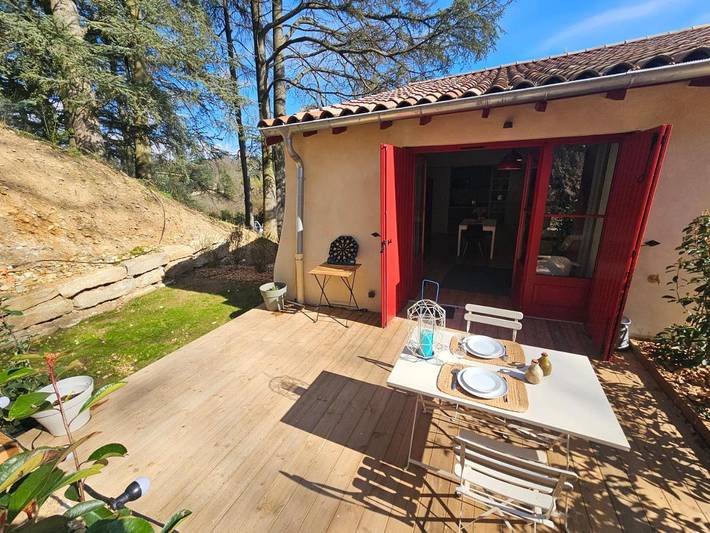 Gîte pour 4 personnes, avec jardin à Charbonnières-les-Bains - 2