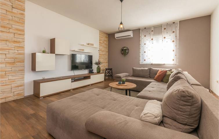 Ferienhaus für 10 Personen, mit Garten und Terrasse in Biograd na Moru - 4