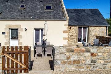 Gîte pour 3 personnes, avec terrasse à Santec
