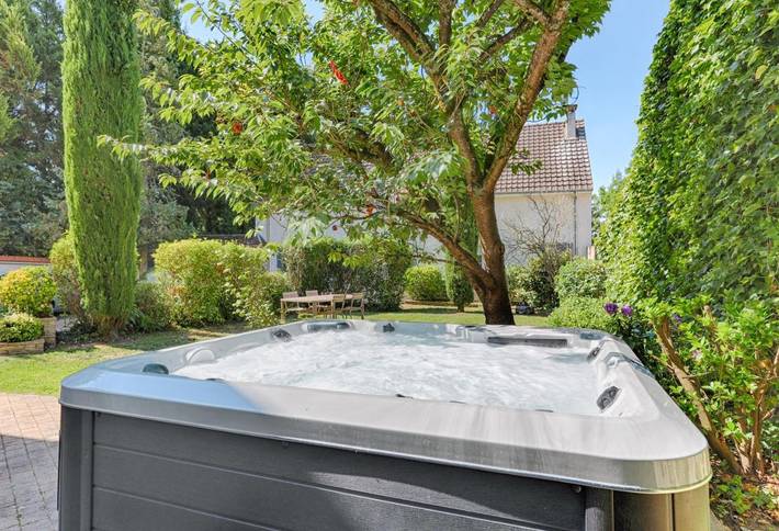 Ferienwohnung für 4 Personen, mit Whirlpool und Terrasse sowie Garten in Disneyland Paris