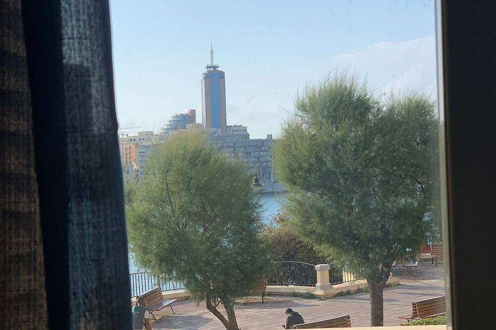 Geheel appartement, Sliema Seafront location large 2 Bedroom Apartment in Sliema, Malta