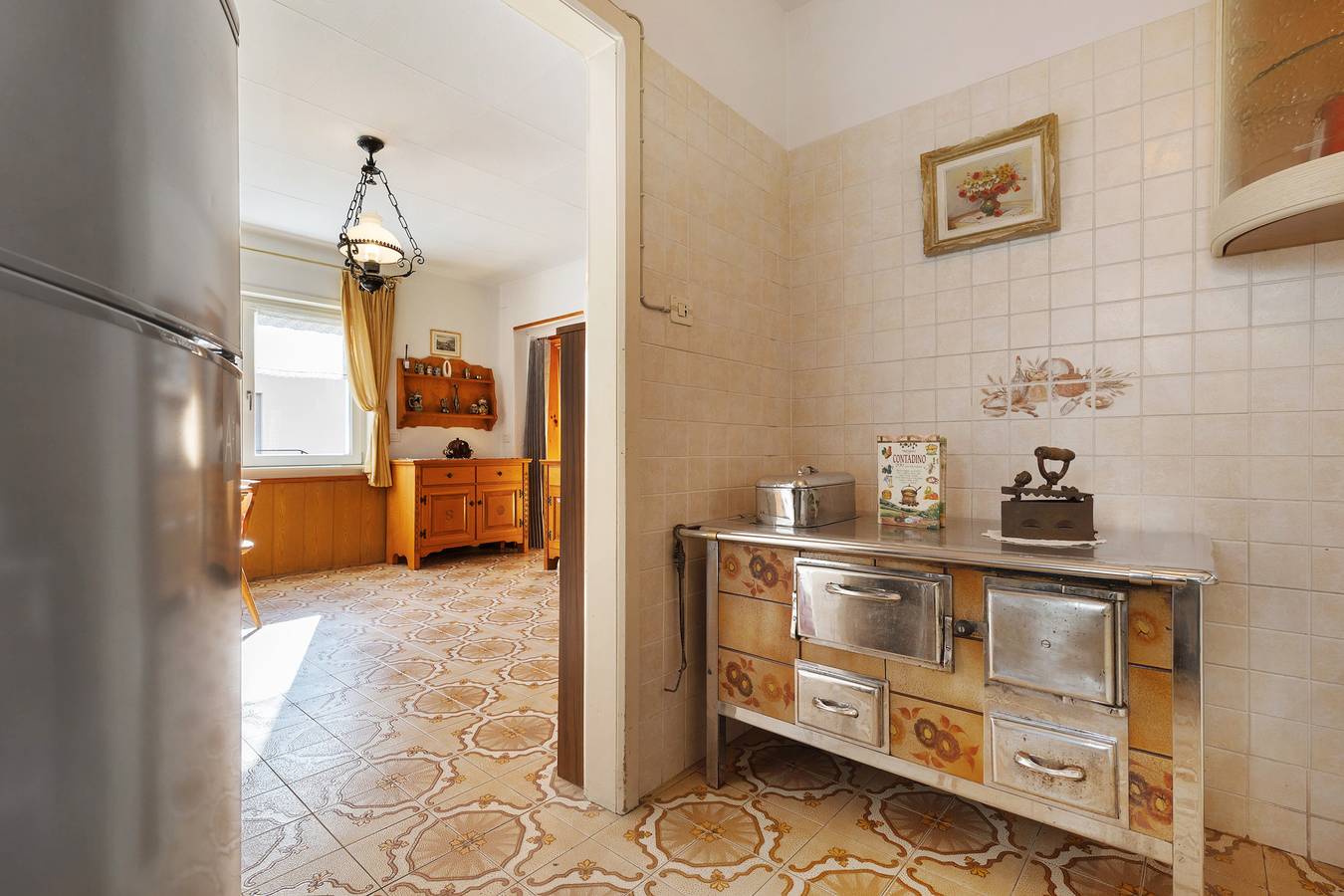 Entire apartment, Apartment 'La Casa Di Nonna Elena Piano Primo' with Mountain View, Private Garden and Wi-Fi in Roncone, Sella Giudicarie