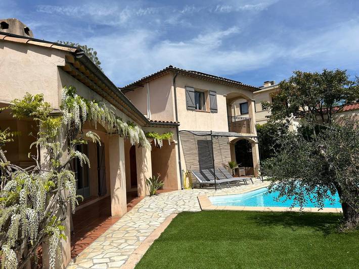 Gîte pour 6 personnes, avec piscine dans les Alpes maritimes - 2