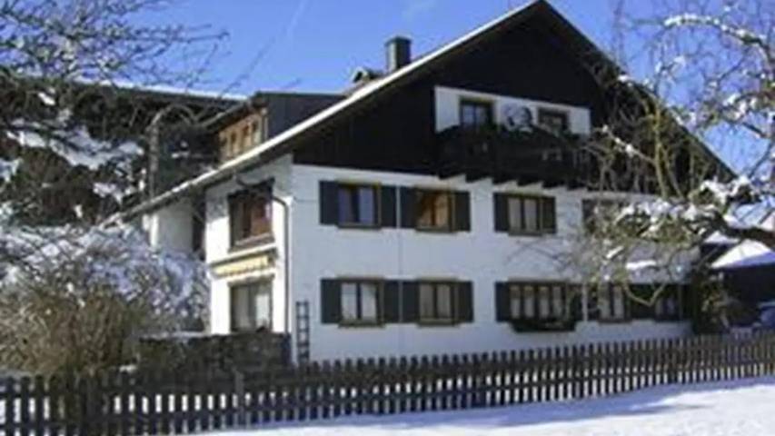 Ferienwohnung für 5 Personen, mit Garten und Balkon in Seeg - 2