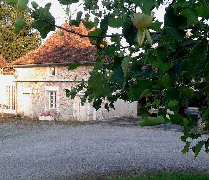 Gîte pour 4 personnes, avec jardin ainsi que terrasse et piscine à Saint-Martial-d'Albarède