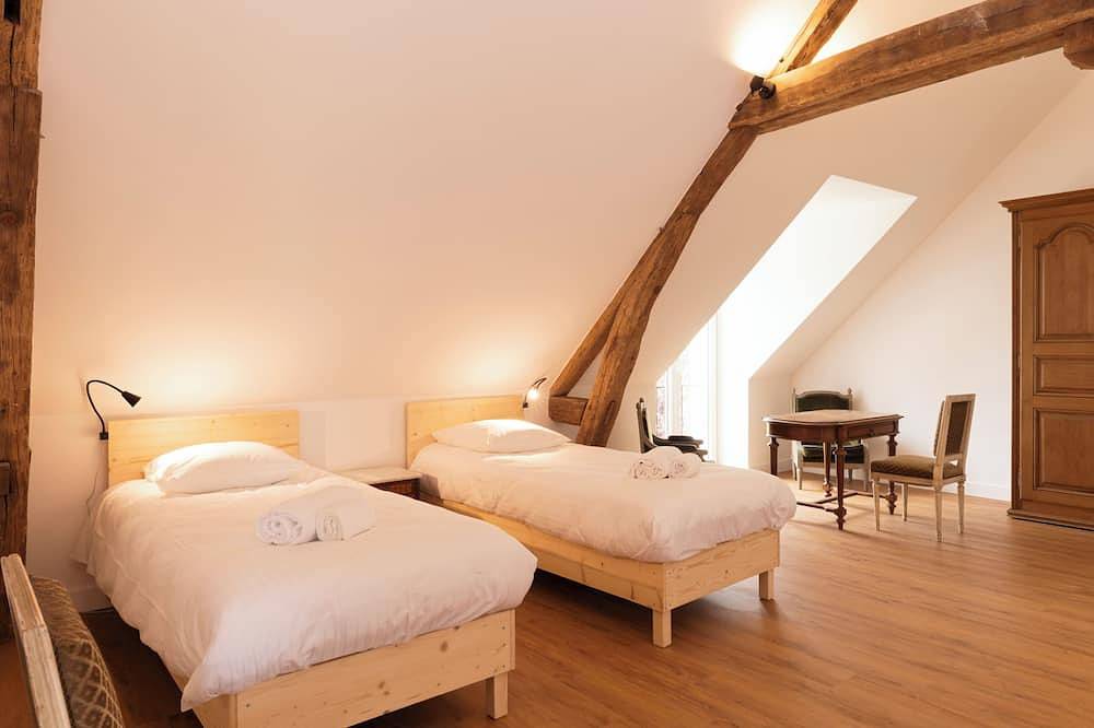 Maison spacieuse, piscine privée, 10 à 19 p. in Chémery, Sologne