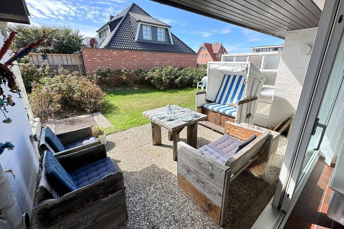 Ganze Wohnung, Komfortables Apartment Seedüne 19 in Wenningstedt mit Terrasse und Gartenblick in Wenningstedt, Sylt