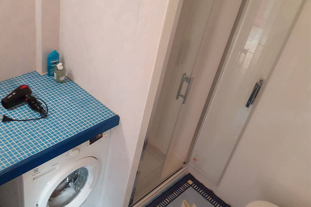 Appartement entier, Studio gîte avec jardin pour rayonner en Pays Bigouden in Pont-l'Abbé, Région de Quimper