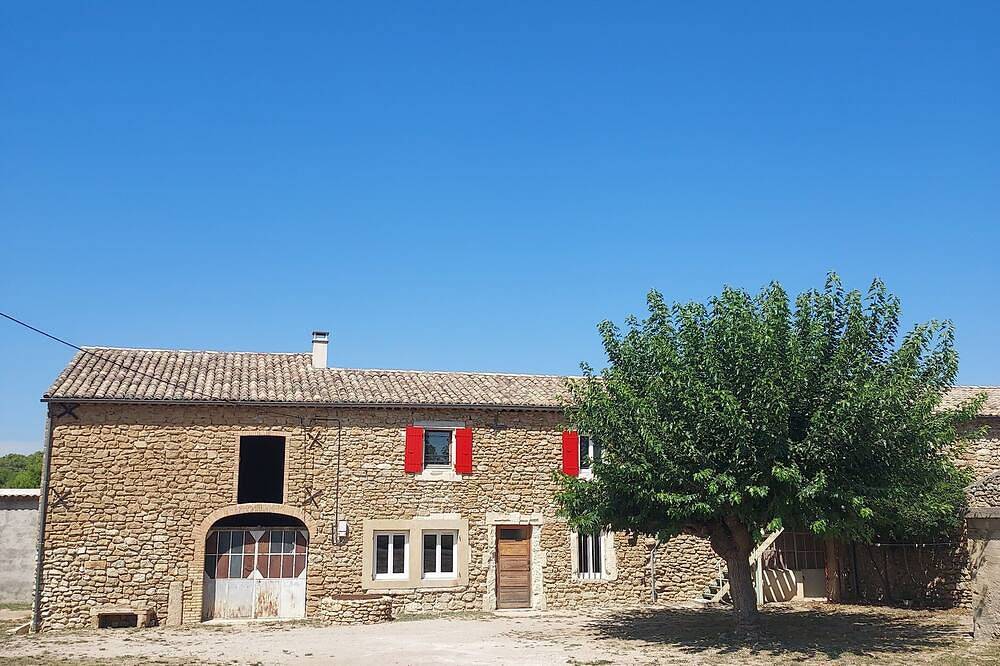 Chambre D.hote à la Ferme in Suze-la-Rousse, Nyons region