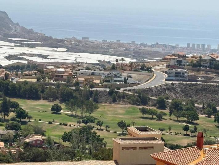 Apartamento de vacaciones para 5 personas, con vistas además de piscina y balcón - 1