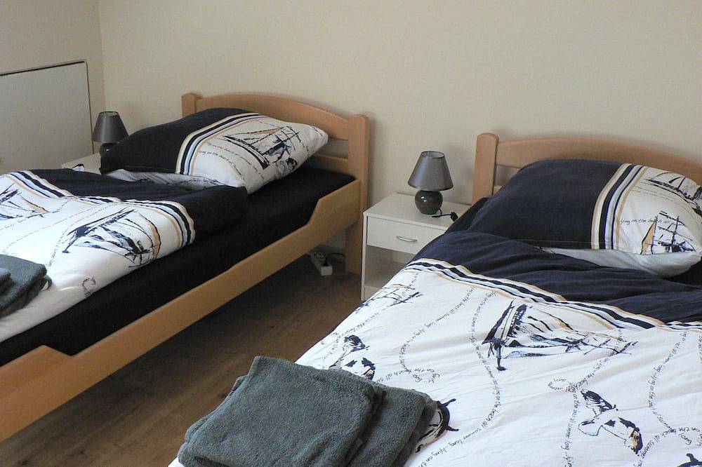 Ganze Wohnung, Geräumige Wohnung in ruhiger Lage in Weddingstedt, Heide und Umgebung