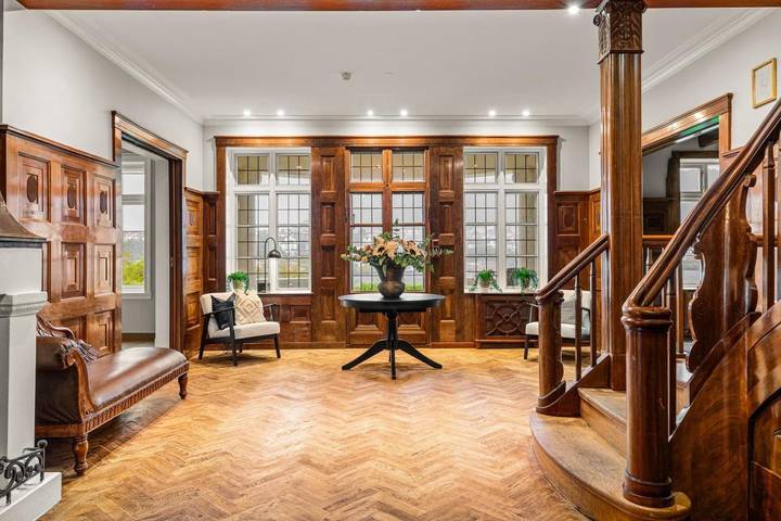 Villa voor 16 personen, with uitzicht and tuin as well as uitzicht op het meer and terras in Bergen