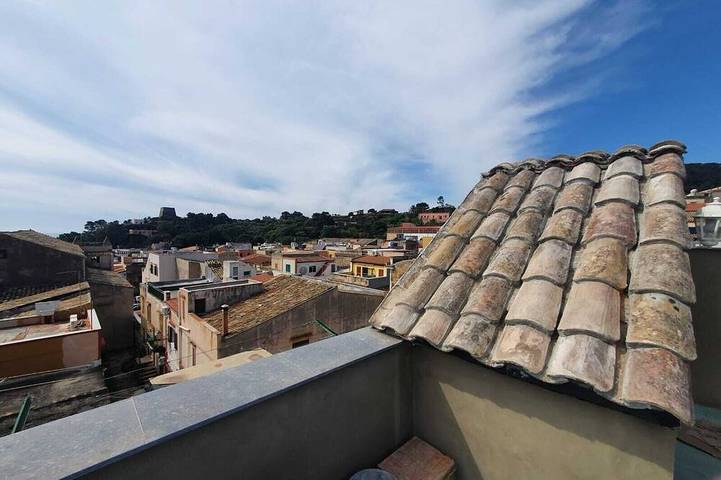 Location de vacances pour 4 personnes, avec terrasse à Ustica